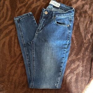 Chic Denim Skinny Jeans